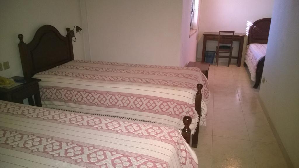Residencial Gabriel Hotel Santiago do Cacem Bilik gambar