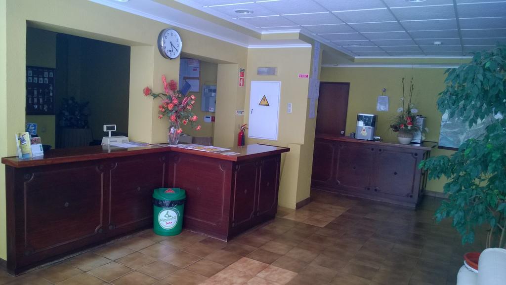 Residencial Gabriel Hotel Santiago do Cacem Luaran gambar